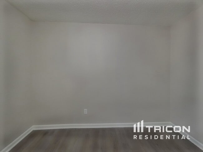 Building Photo - 2916 Westwinds Ct