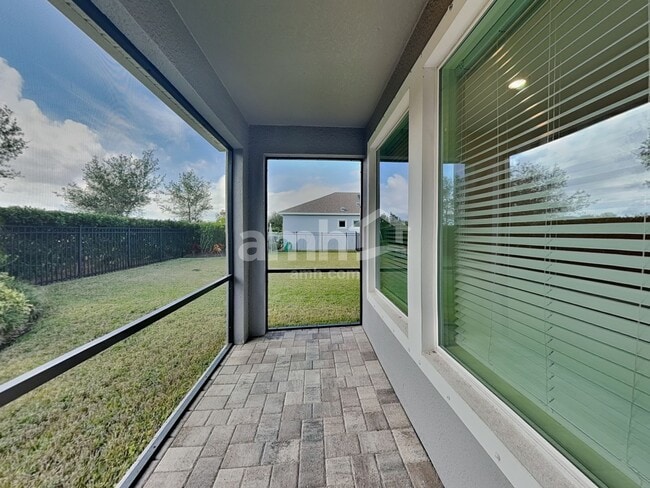 Building Photo - 6117 Voyagers Pl