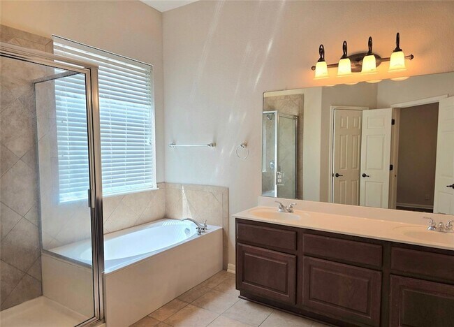 Building Photo - 2215 Conway Cove
