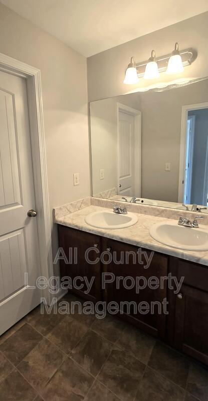 Building Photo - 676 Grenier Terrace NE