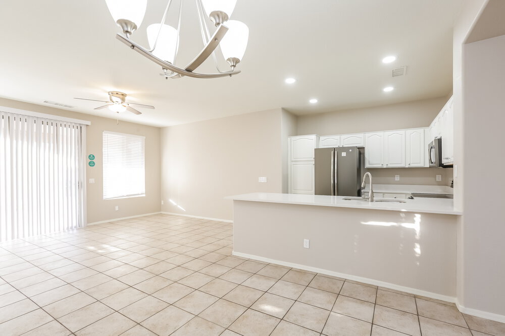 Building Photo - 6651 W Townley Ave