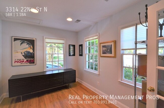 Building Photo - 3314 22nd St N