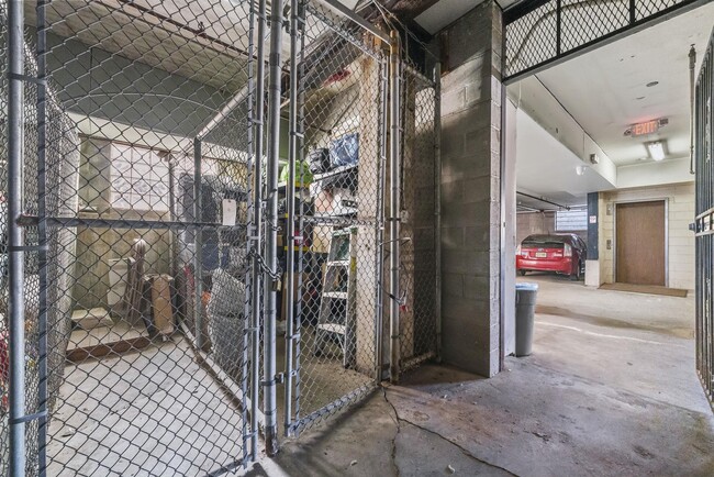 Building Photo - 456 9th St