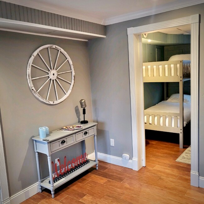 Building Photo - 202 Edgewater Dr