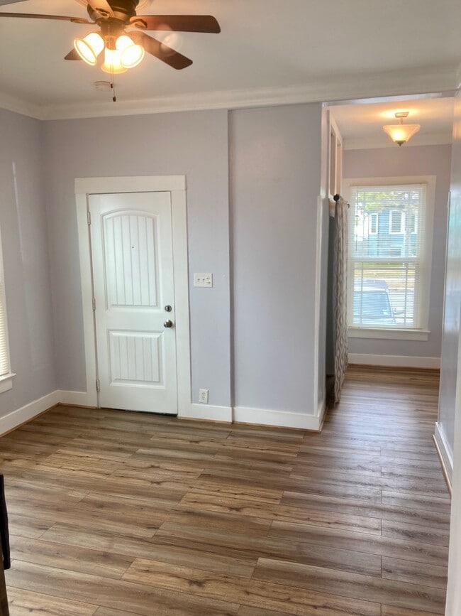 Building Photo - 3809 Avenue O