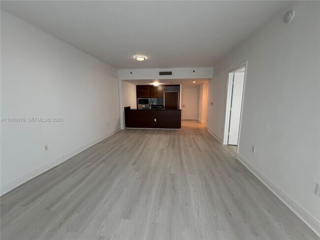 Building Photo - 475 Brickell Ave