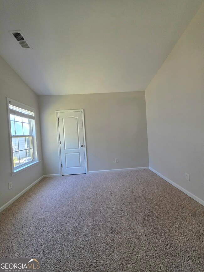Building Photo - 1005 Southwood Dr