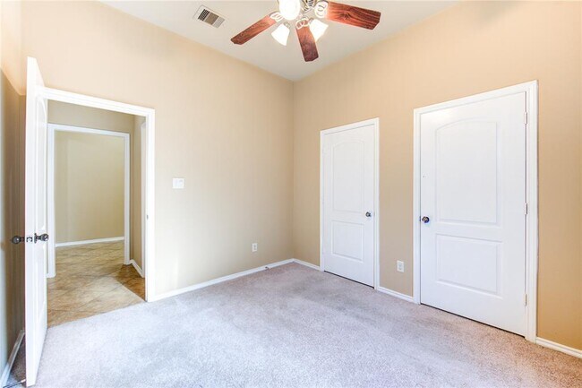 Building Photo - 5615 Stoneridge Ct