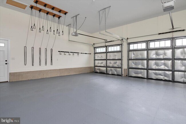 Building Photo - 806 Lynwood Ln