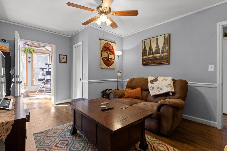 Building Photo - 844 Linden Hall Rd