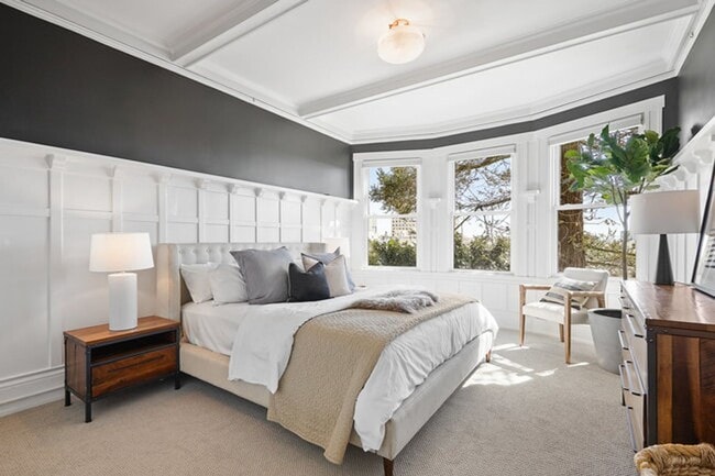 Building Photo - Gorgeous 4BR/2.5BA Nob Hill Home with Shar...