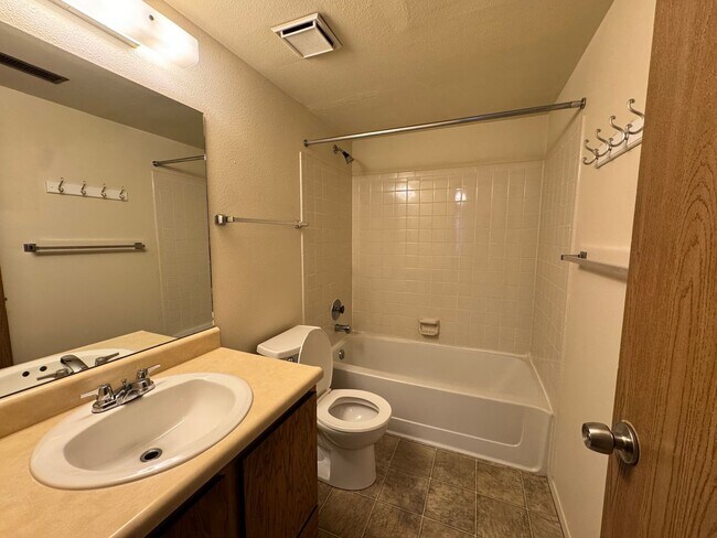 Building Photo - 6940 Peyote Way