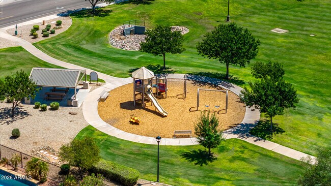 Building Photo - 2801 E Lindrick Dr