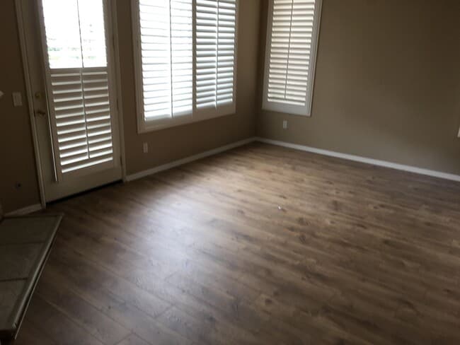 Building Photo - 5BD 2.5BA House in Carlsbad