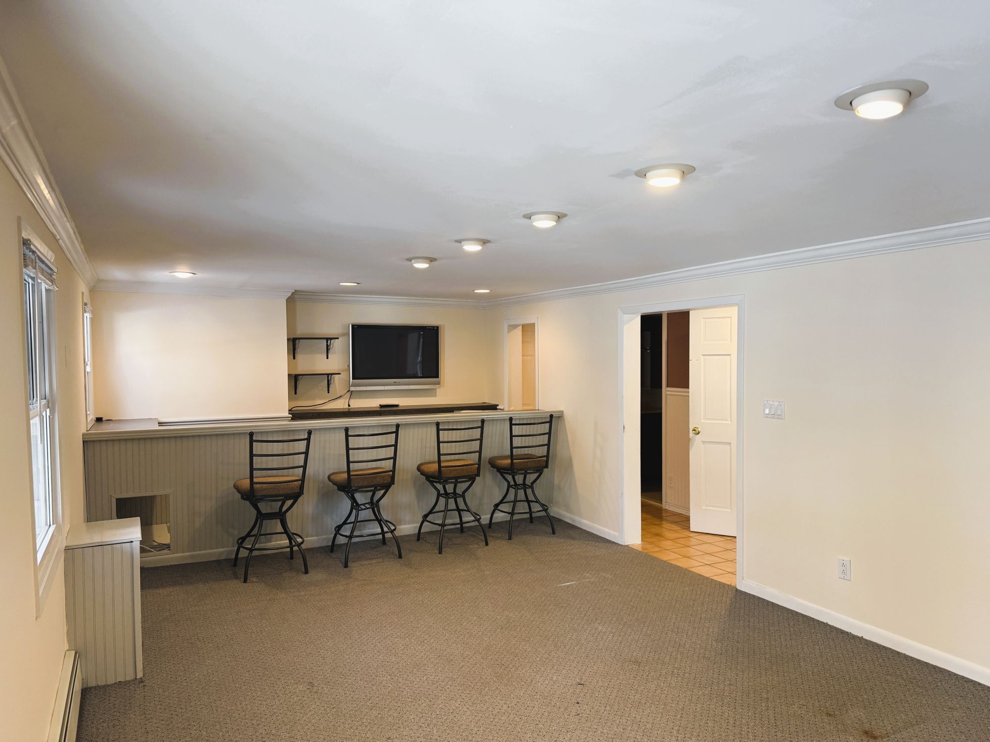 Building Photo - 37 South Ln