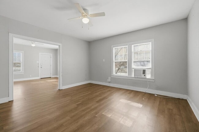 Building Photo - 702 Grape St