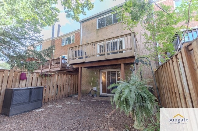 Building Photo - 12 Daria Ct