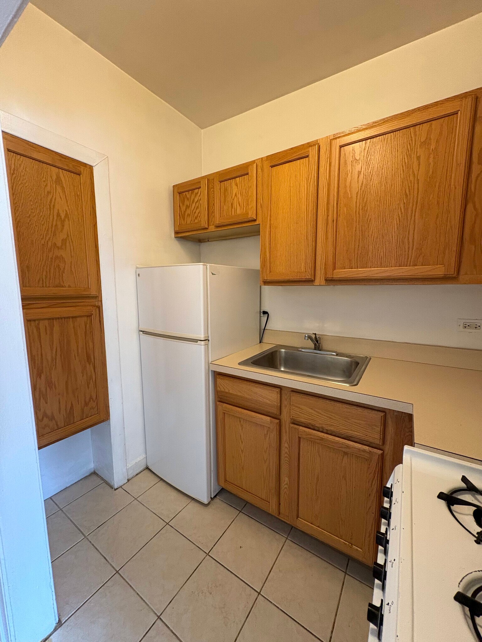 Building Photo - 1154 N Dearborn St