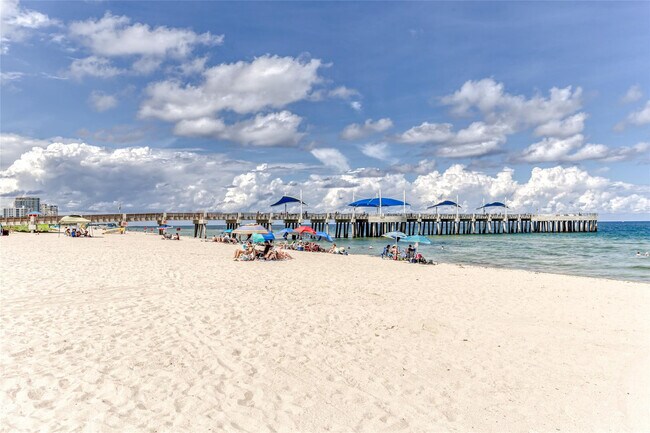 Building Photo - 2900 NE 14th Street Causeway