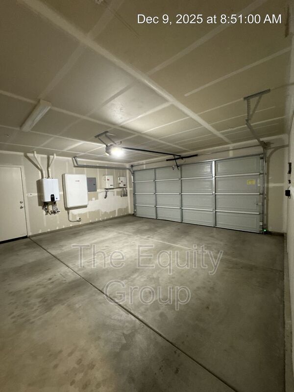 Building Photo - 7040 Avenue 310