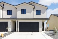 Building Photo - "Modern 3-Bed, 2.5-Bath Townhome in Sought...