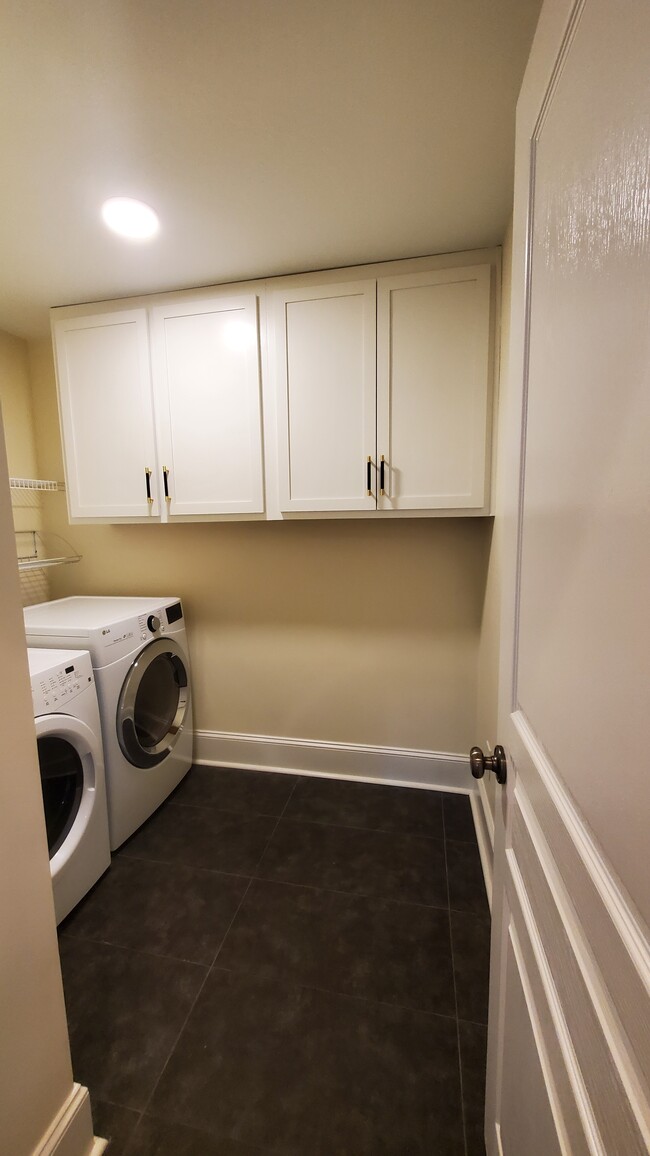 Laundry Room - 3009 Alston Dr