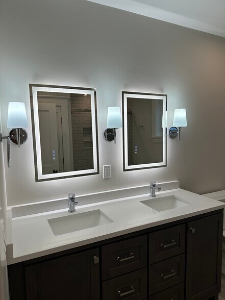 Building Photo - 36 Conant St