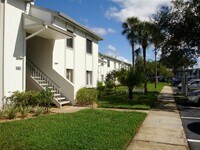 Building Photo - 111 E Cypress Ct