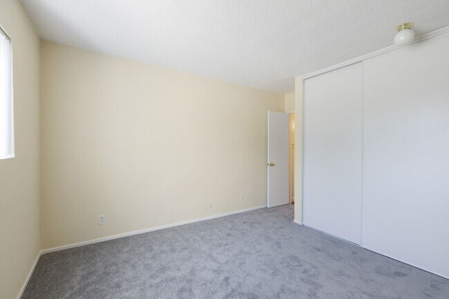 Building Photo - 8421 Lindley Ave