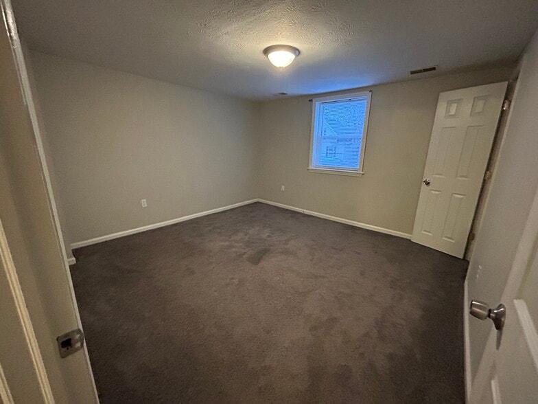 Master Bedroom - 618 Maplewood Ave