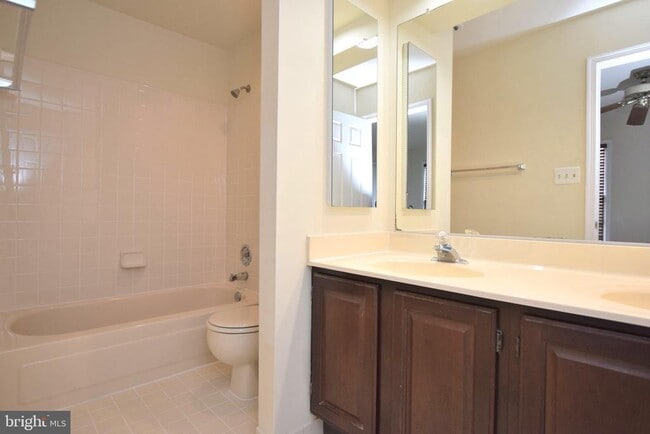 Building Photo - 7919 Blue Gray Cir