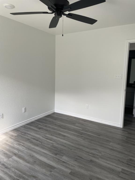 Building Photo - 405 Lost Trl