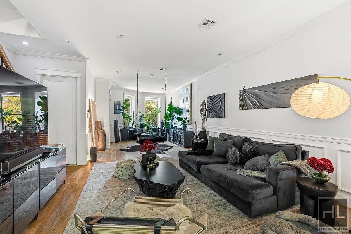 Building Photo - Gorgeous Townhome in Bed Stuy!