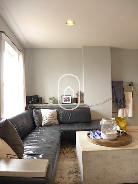 Building Photo - 59 Delle Ave