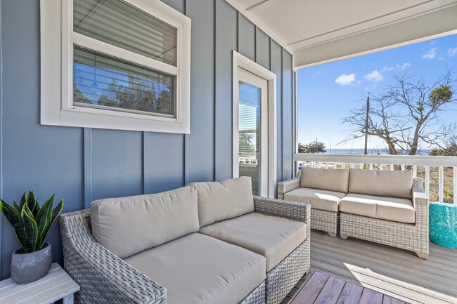 Building Photo - 135 Brady Dr