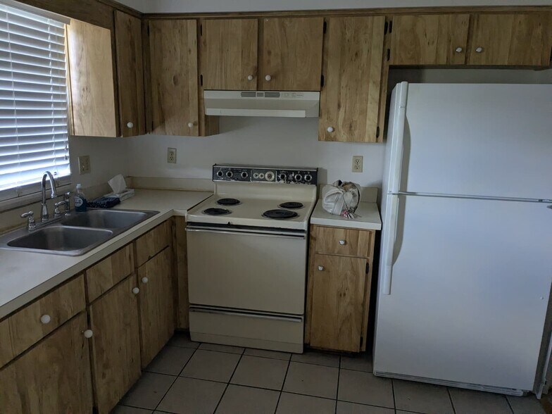 Building Photo - 5663 Struthers Ct