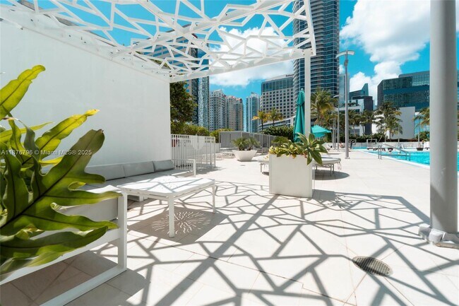 Building Photo - 951 Brickell Ave