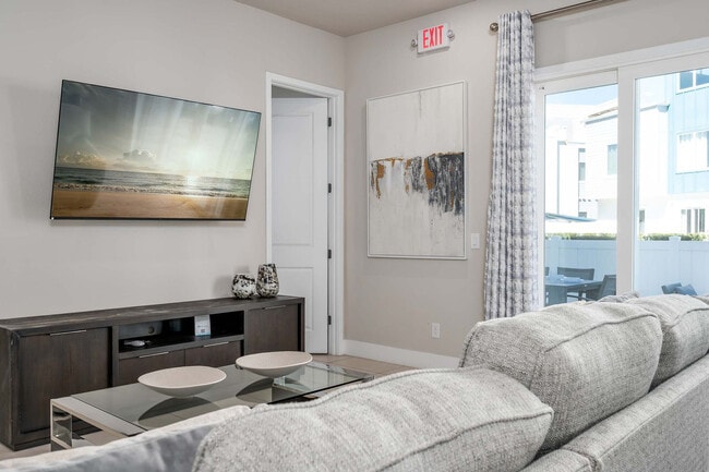 Building Photo - 7770 Sandy Ridge Dr