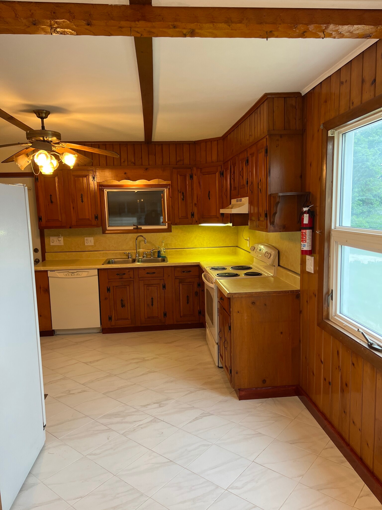 Building Photo - 231 Fairview Ave