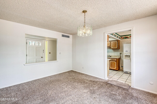 Building Photo - 3008 Gaston Dr