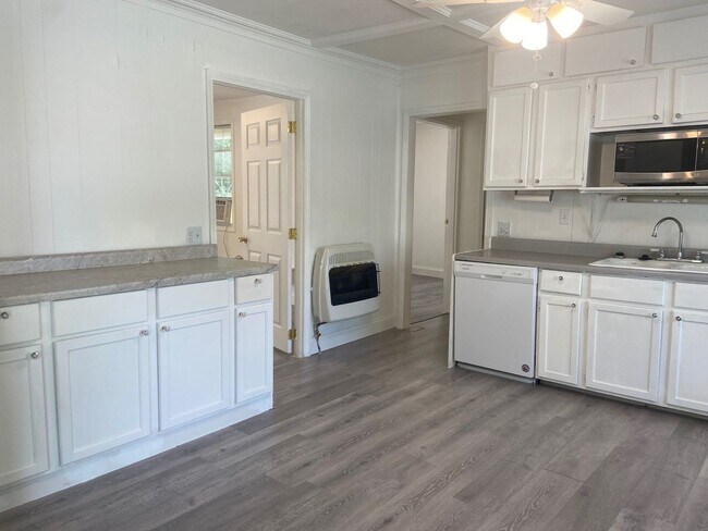 Building Photo - Single Family Home in Branson