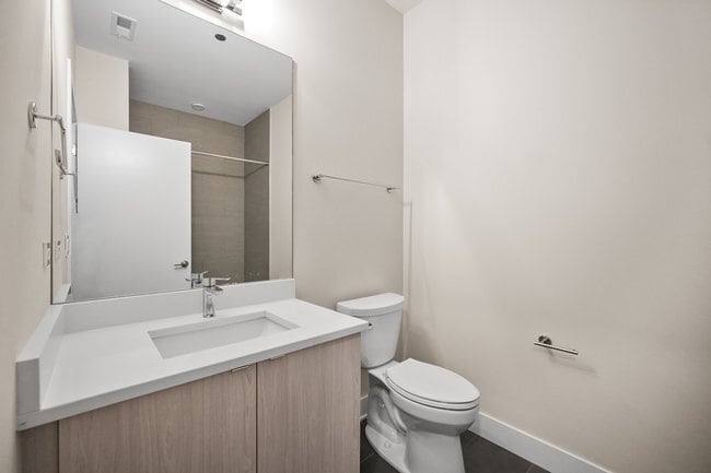 Building Photo - 3924 N Lincoln Ave