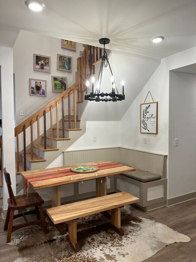 Building Photo - Home on Beautiful Farm and Vineyard Minutes From Town Of Blacksburg