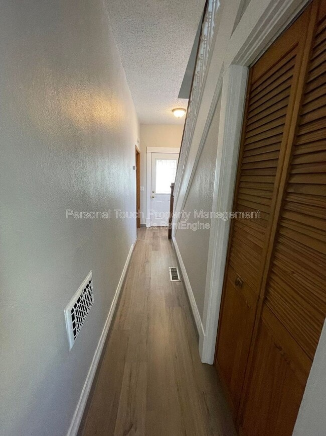 Building Photo - 1705 11th Ave N