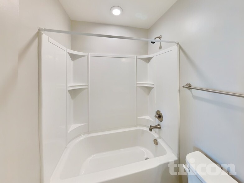 Building Photo - 2904 Cherry Point Ln