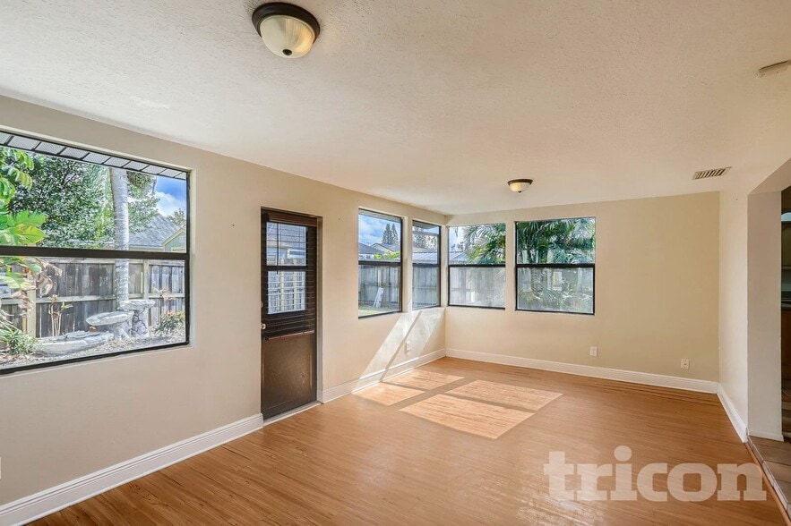 Building Photo - 2813 Whippet Ct