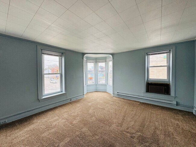Building Photo - 1369 W Market St