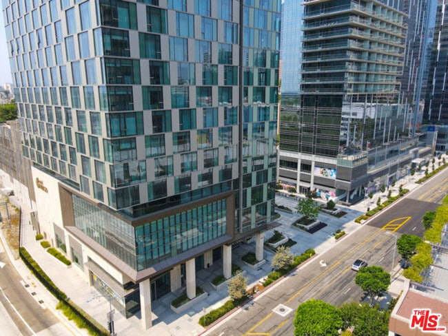 Building Photo - 889 Francisco St