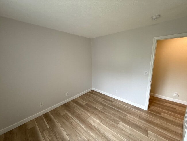 Building Photo - 5512 Murray St SE