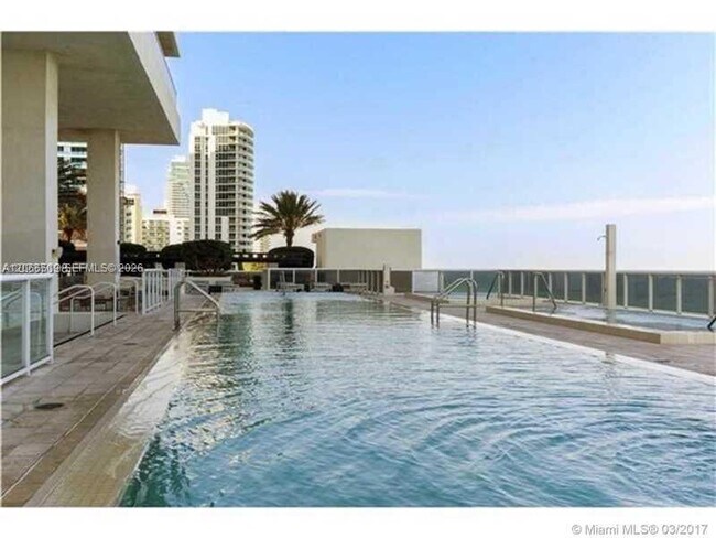 Building Photo - 1830 S Ocean Dr